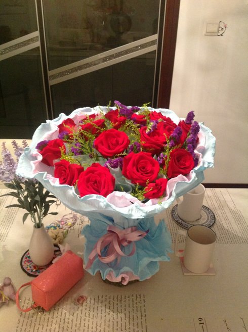 母亲节鲜花预定超情人节（母亲节鲜花贵吗）